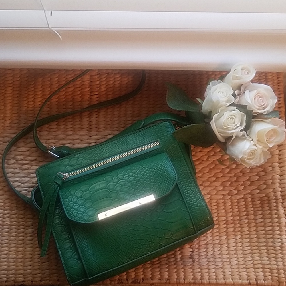 JustFab Green Faux snakeskin crossbody